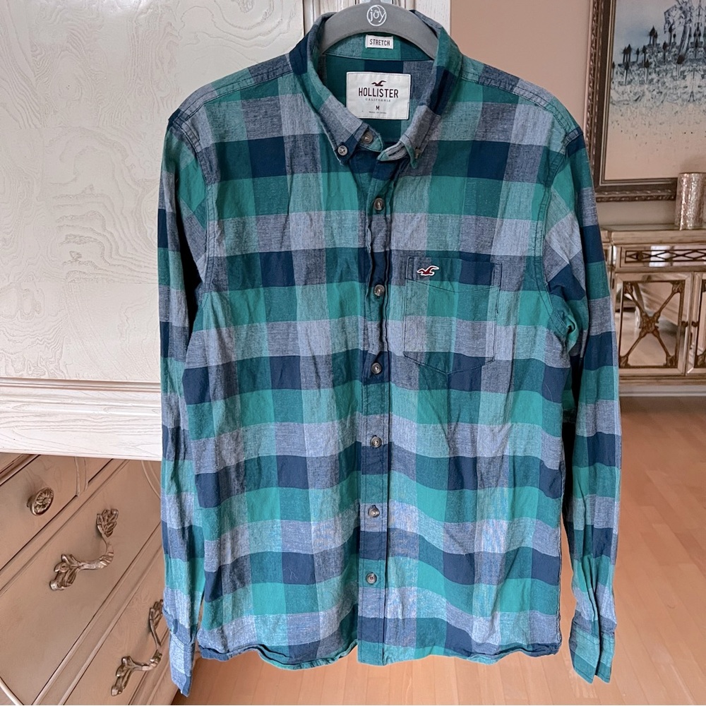 Hollister Plaid Poplin Long Sleeve Button Down Shirt - Picture 1 of 14